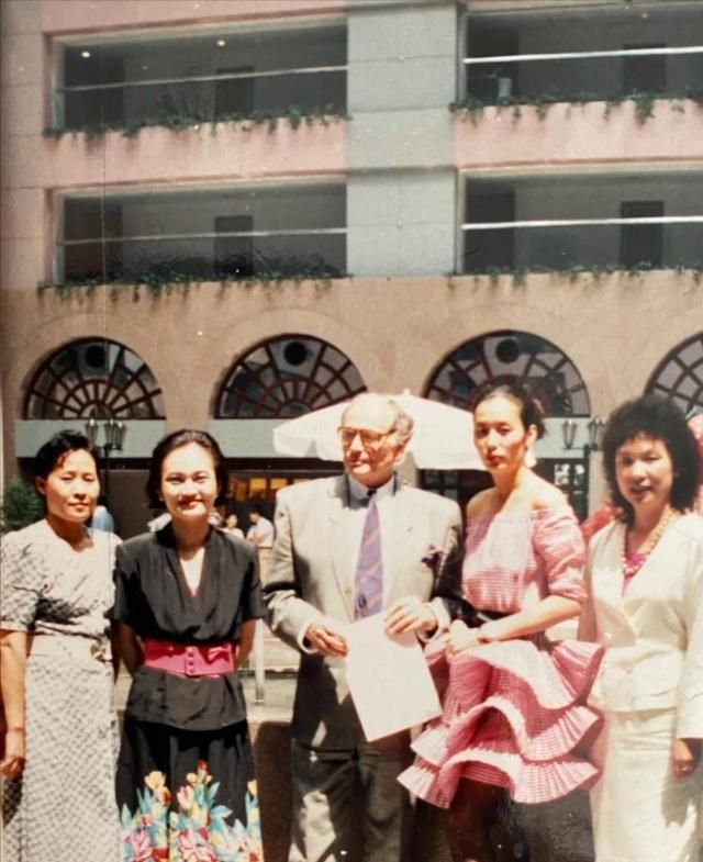 90年代的模特有多惊艳，旧照曝光：自信乐观的女人，有多可怕？休闲区蓝鸢梦想 - Www.slyday.coM