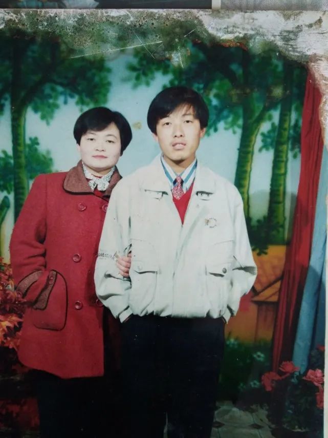 网友晒结婚前后对比照片：老公从帅小伙变成小老头，看哭无数人休闲区蓝鸢梦想 - Www.slyday.coM