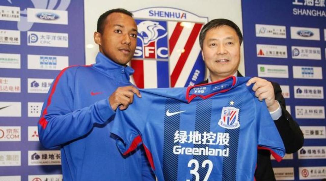 左后卫中卫无缝切换,上海申花球员艾迪,首位国字号混血球员!|艾迪|弗