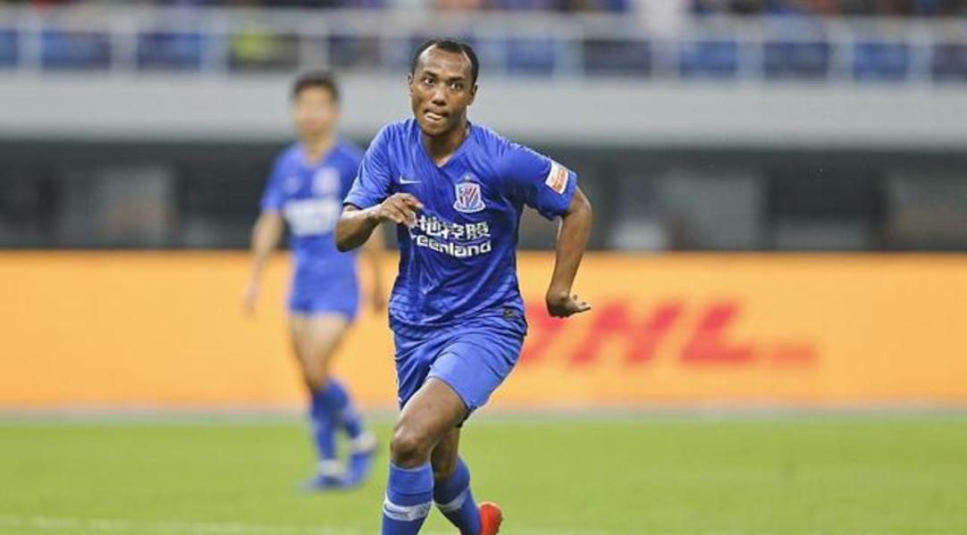 左后卫中卫无缝切换,上海申花球员艾迪,首位国字号混血球员!|艾迪|弗