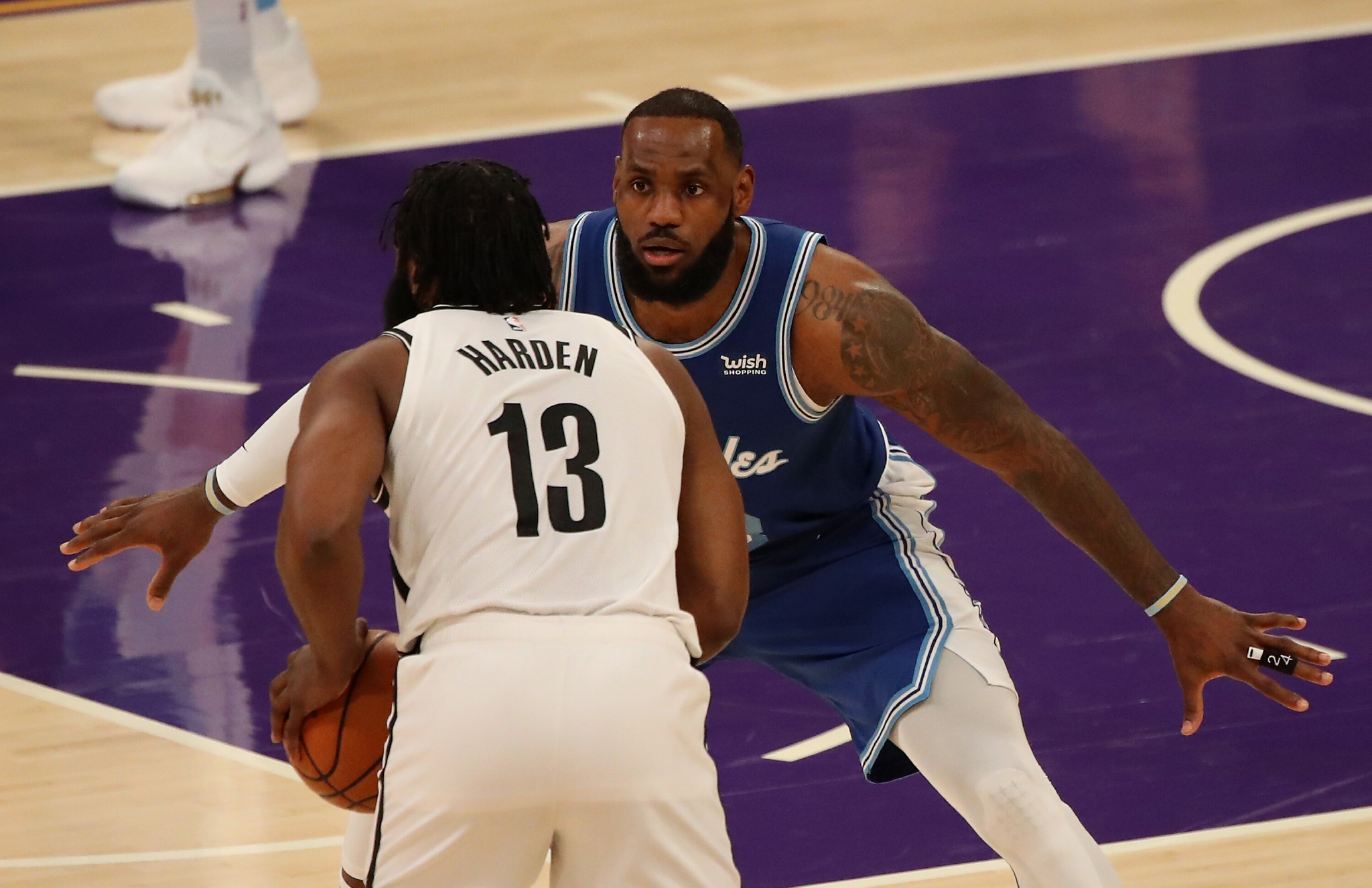 篮网vs湖人前瞻哈登单核带队挑战詹皇威少