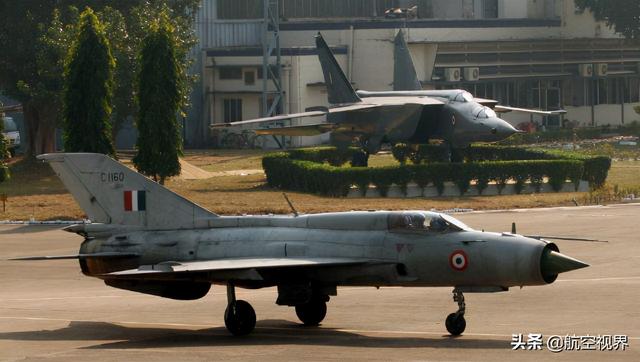 印度空军维持米格-21战斗机装备只能硬着头皮继续使用插图