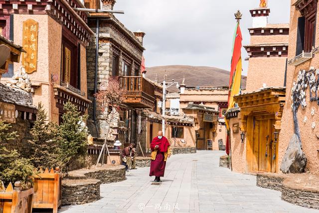 理塘现在怎样了勒通古镇经常游人如织丁真不是想见就能见到的