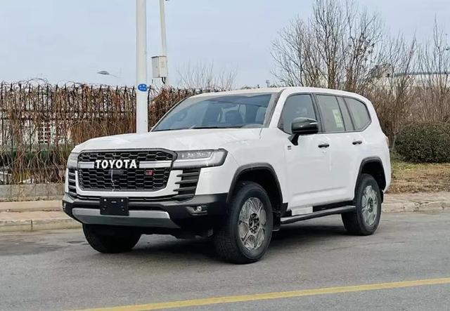 实拍丰田兰德酷路泽gr版本到港v6双涡轮史上最贵买不起