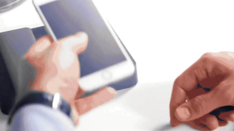 被苹果亲手放弃的iPhone，居然杀回来了休闲区蓝鸢梦想 - Www.slyday.coM