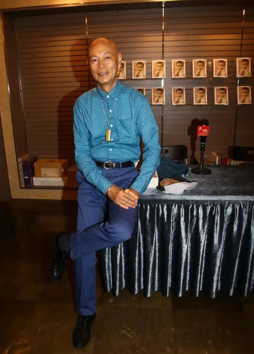 tvb大姐大75岁老公演出时发生意外,从高台跳下撞到气门|罗家英|汪明荃