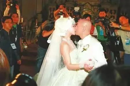 结婚3次都娶同一个女人，17年无子，老男人的爱情故事比偶像剧好看休闲区蓝鸢梦想 - Www.slyday.coM