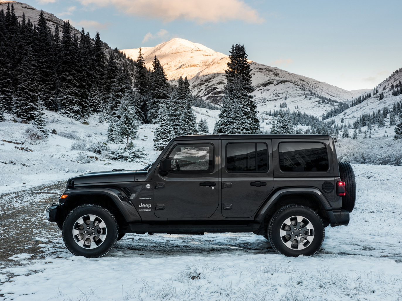 2022款牧马人发布配置升级两门四门都有约合人民币189万起