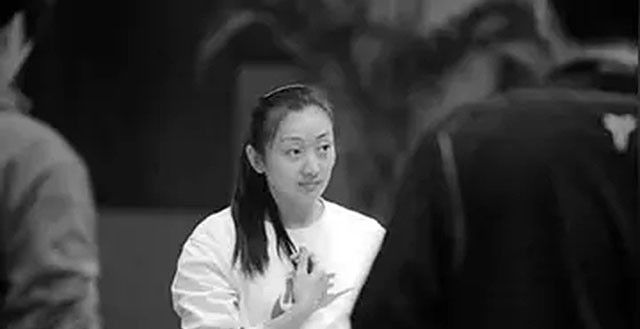 女篮王凡葬礼上莫科一夜白头,再婚娶亚洲蝶后,一同赡养前岳父母休闲区蓝鸢梦想 - Www.slyday.coM 女篮王凡葬礼上莫科一夜白头,再婚娶亚洲蝶后,一同赡养前岳父母休闲区蓝鸢梦想 - Www.slyday.coM