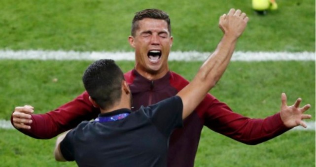 C罗带领的葡萄牙国家队，在16年欧洲杯上夺冠，含金量到底如何？休闲区蓝鸢梦想 - Www.slyday.coM