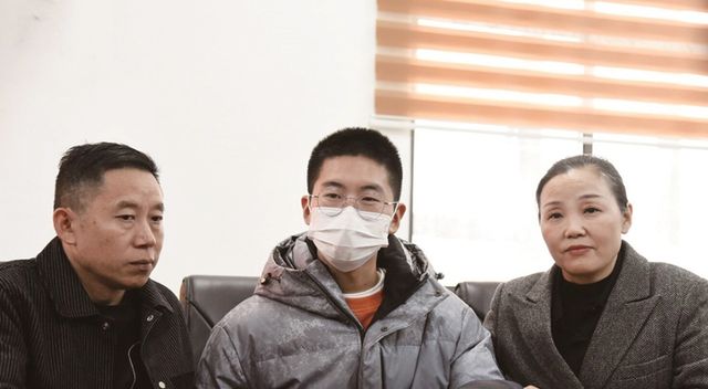 孙海洋“失而复得”，拐走孙卓的人贩子落网，在深圳的学校确定了休闲区蓝鸢梦想 - Www.slyday.coM