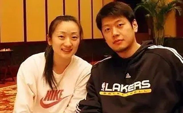 女篮王凡葬礼上莫科一夜白头,再婚娶亚洲蝶后,一同赡养前岳父母休闲区蓝鸢梦想 - Www.slyday.coM 女篮王凡葬礼上莫科一夜白头,再婚娶亚洲蝶后,一同赡养前岳父母休闲区蓝鸢梦想 - Www.slyday.coM