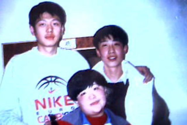 女篮王凡葬礼上莫科一夜白头,再婚娶亚洲蝶后,一同赡养前岳父母休闲区蓝鸢梦想 - Www.slyday.coM 女篮王凡葬礼上莫科一夜白头,再婚娶亚洲蝶后,一同赡养前岳父母休闲区蓝鸢梦想 - Www.slyday.coM