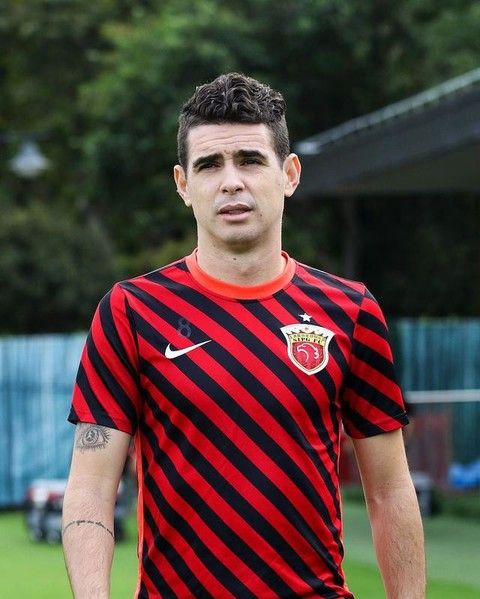 金元转信仰?巴媒曝上港队长成中超唯一大牌,广州队并非弱不禁风休闲区蓝鸢梦想 - Www.slyday.coM 金元转信仰?巴媒曝上港队长成中超唯一大牌,广州队并非弱不禁风休闲区蓝鸢梦想 - Www.slyday.coM