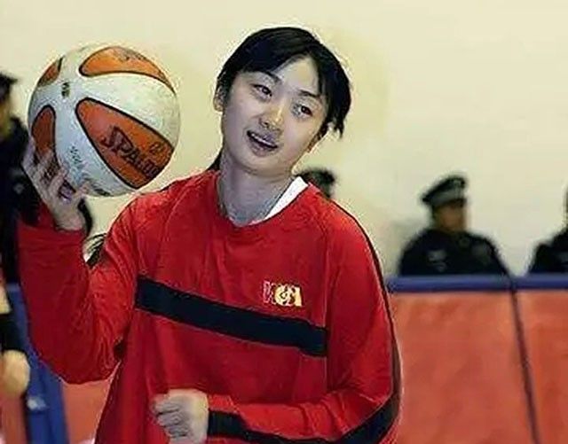 女篮王凡葬礼上莫科一夜白头,再婚娶亚洲蝶后,一同赡养前岳父母休闲区蓝鸢梦想 - Www.slyday.coM 女篮王凡葬礼上莫科一夜白头,再婚娶亚洲蝶后,一同赡养前岳父母休闲区蓝鸢梦想 - Www.slyday.coM