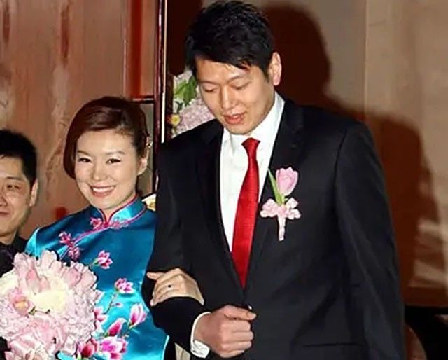 女篮王凡葬礼上莫科一夜白头,再婚娶亚洲蝶后,一同赡养前岳父母休闲区蓝鸢梦想 - Www.slyday.coM 女篮王凡葬礼上莫科一夜白头,再婚娶亚洲蝶后,一同赡养前岳父母休闲区蓝鸢梦想 - Www.slyday.coM