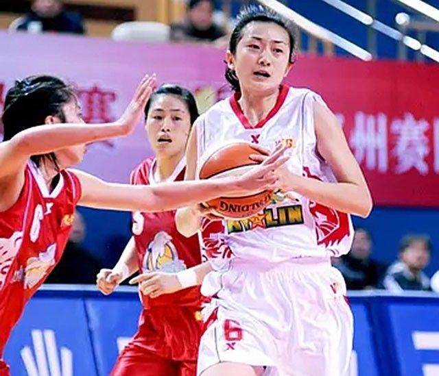 女篮王凡葬礼上莫科一夜白头,再婚娶亚洲蝶后,一同赡养前岳父母休闲区蓝鸢梦想 - Www.slyday.coM 女篮王凡葬礼上莫科一夜白头,再婚娶亚洲蝶后,一同赡养前岳父母休闲区蓝鸢梦想 - Www.slyday.coM