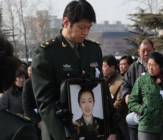 女篮王凡葬礼上莫科一夜白头,再婚娶亚洲蝶后,一同赡养前岳父母休闲区蓝鸢梦想 - Www.slyday.coM 女篮王凡葬礼上莫科一夜白头,再婚娶亚洲蝶后,一同赡养前岳父母休闲区蓝鸢梦想 - Www.slyday.coM