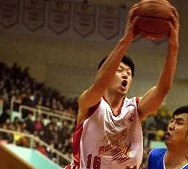 女篮王凡葬礼上莫科一夜白头,再婚娶亚洲蝶后,一同赡养前岳父母休闲区蓝鸢梦想 - Www.slyday.coM 女篮王凡葬礼上莫科一夜白头,再婚娶亚洲蝶后,一同赡养前岳父母休闲区蓝鸢梦想 - Www.slyday.coM