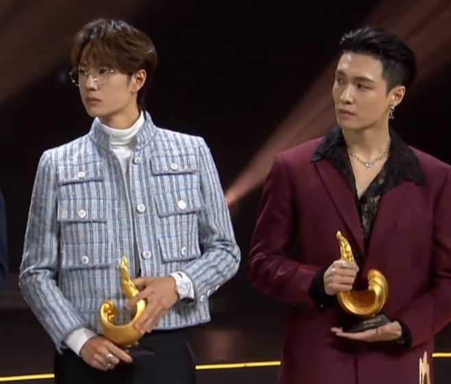 王一博太忙亮相顶尖舞者之夜后又为杨倩颁发冰雪推广大使证书