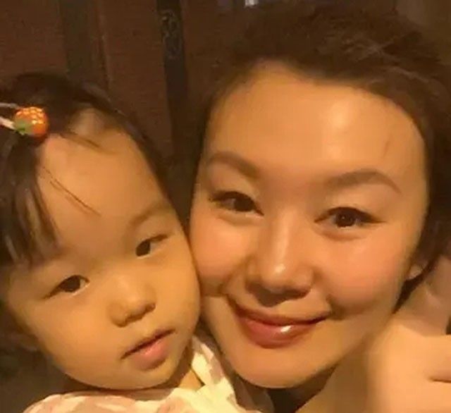 女篮王凡葬礼上莫科一夜白头,再婚娶亚洲蝶后,一同赡养前岳父母休闲区蓝鸢梦想 - Www.slyday.coM 女篮王凡葬礼上莫科一夜白头,再婚娶亚洲蝶后,一同赡养前岳父母休闲区蓝鸢梦想 - Www.slyday.coM