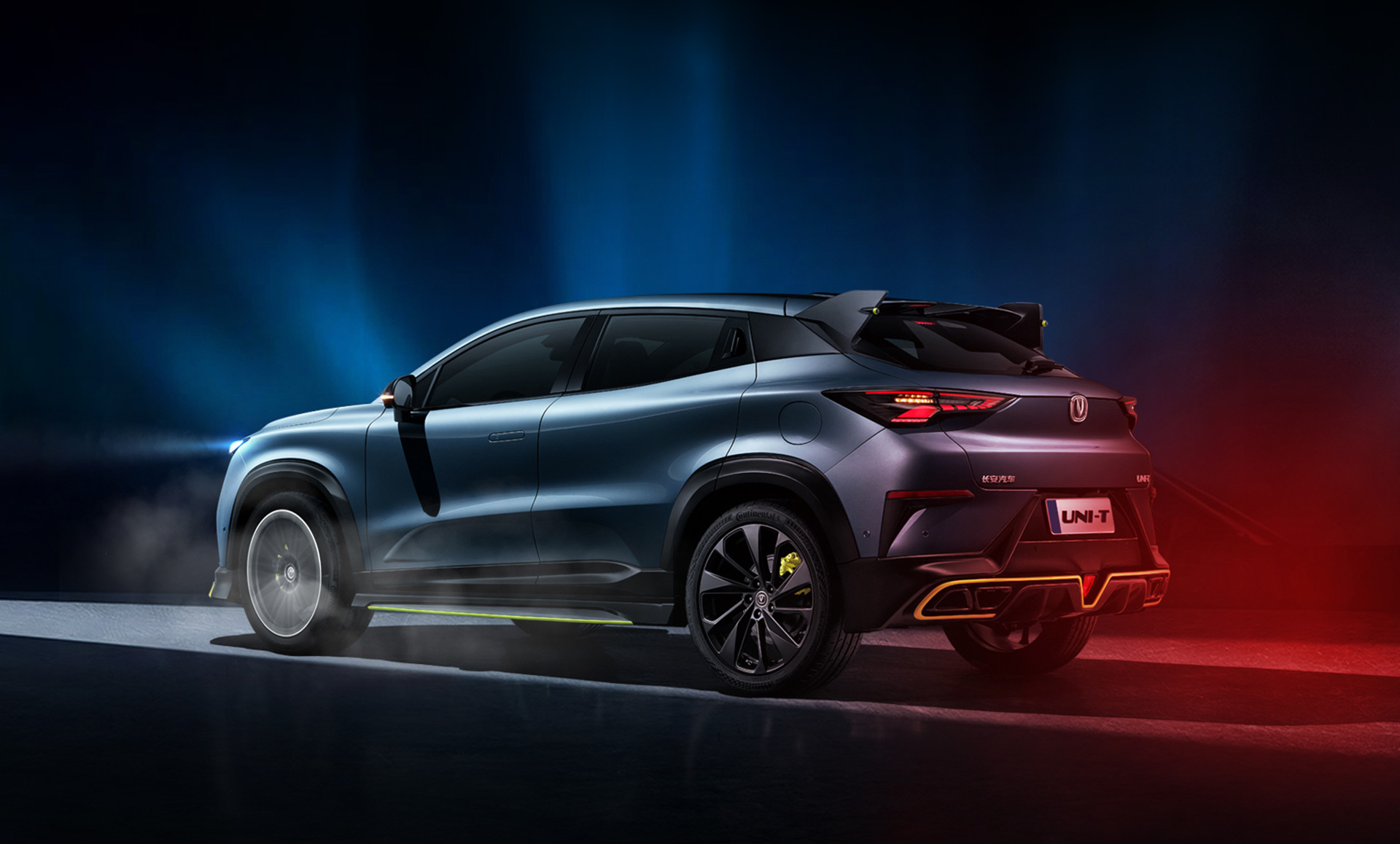 性价比超高的街跑suv来了20t的长安unit售价1379万起