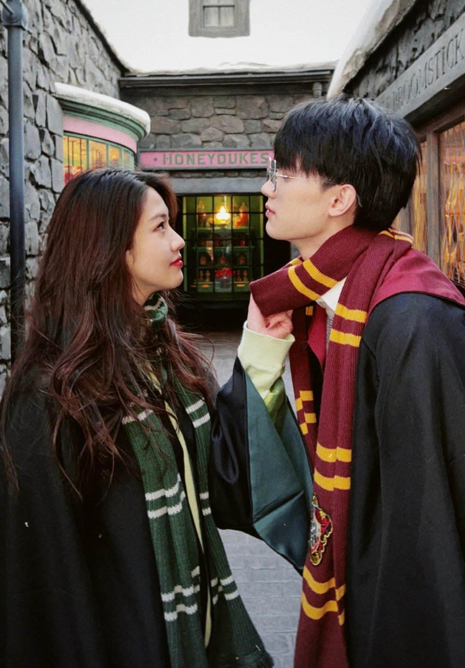 狠狠磕上一口渐入佳金周翊然向涵之单拍一部给俺看看吧