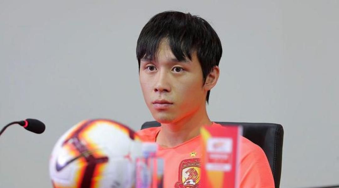 金元转信仰?巴媒曝上港队长成中超唯一大牌,广州队并非弱不禁风休闲区蓝鸢梦想 - Www.slyday.coM 金元转信仰?巴媒曝上港队长成中超唯一大牌,广州队并非弱不禁风休闲区蓝鸢梦想 - Www.slyday.coM