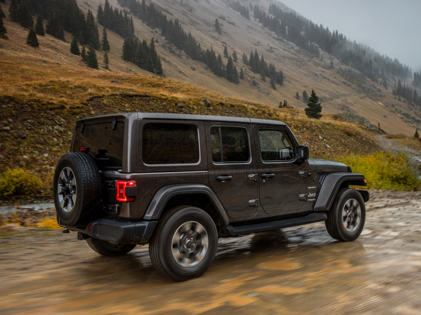 2022款牧马人发布配置升级两门四门都有约合人民币189万起