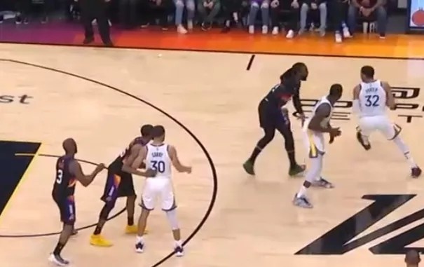 勇士vs太阳：库里的队友们 为啥拼得这么快乐？休闲区蓝鸢梦想 - Www.slyday.coM