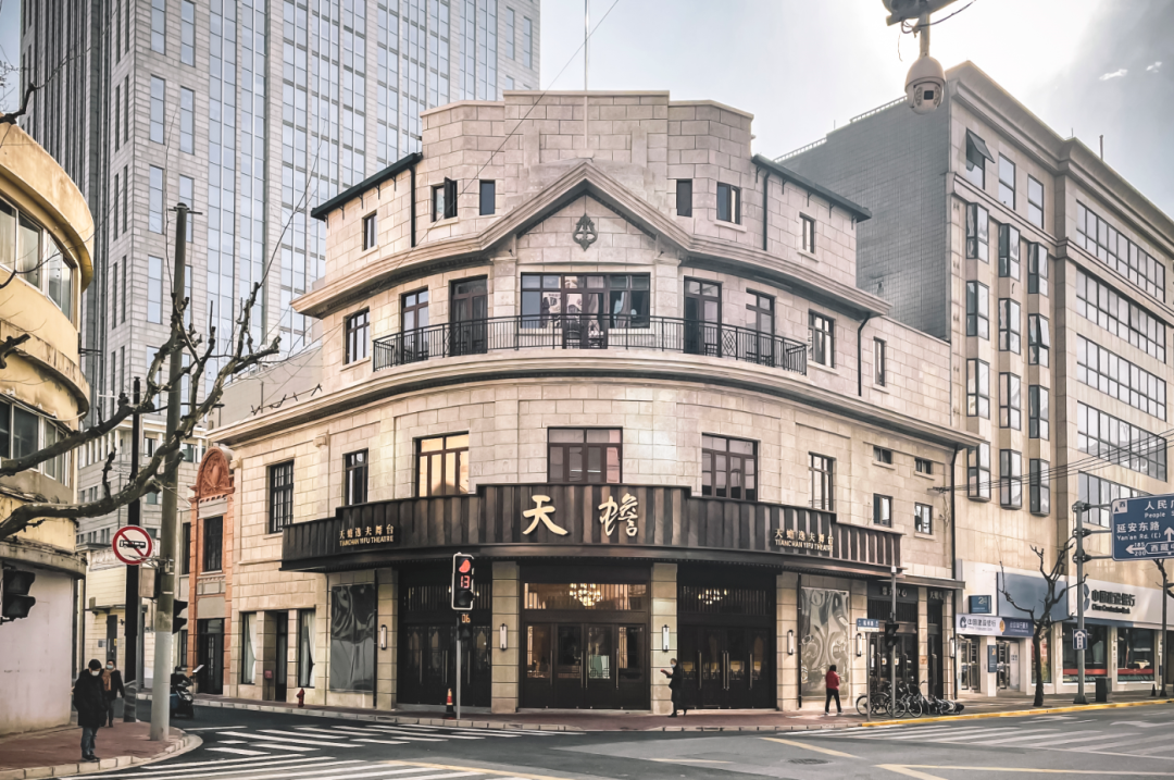 对上海许多老戏迷来说,福州路上的一座戏院具有特殊的意义.