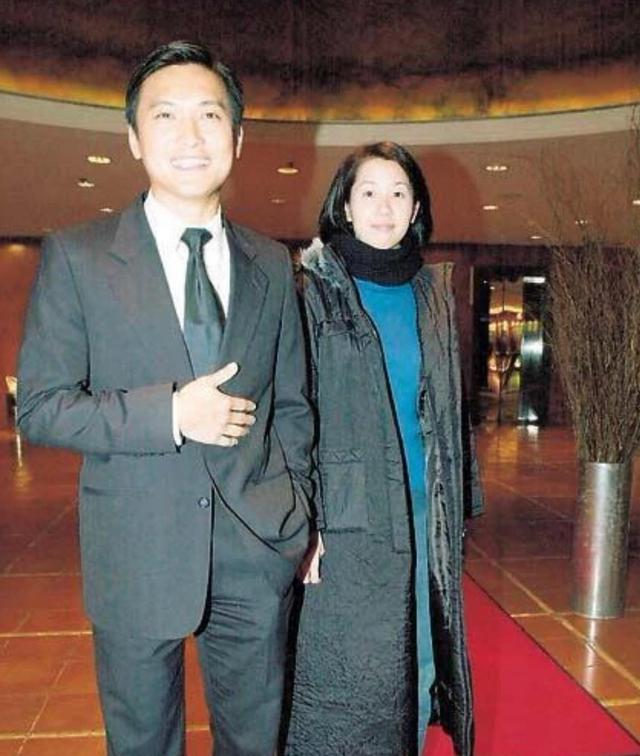 如今陈锦鸿与妻子感情稳定,儿子的病情也有所好转,祝愿他身体健康