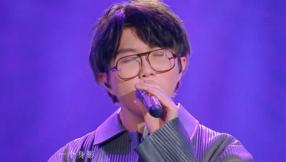 毛不易用才华战胜资本征服听众创造奇迹斩获冠军成为歌星