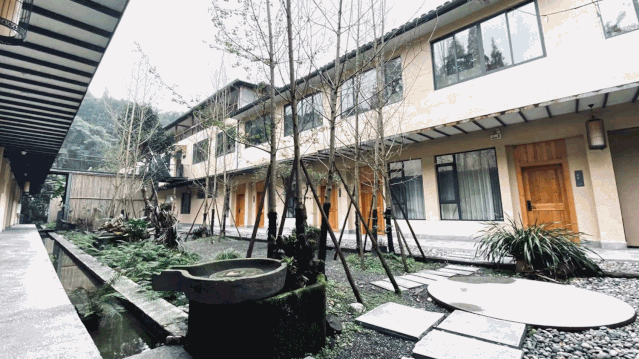 泡汤不止在青城山,成都周边这些网红打卡必去温泉民宿丨南方民宿休闲区蓝鸢梦想 - Www.slyday.coM 泡汤不止在青城山,成都周边这些网红打卡必去温泉民宿丨南方民宿休闲区蓝鸢梦想 - Www.slyday.coM