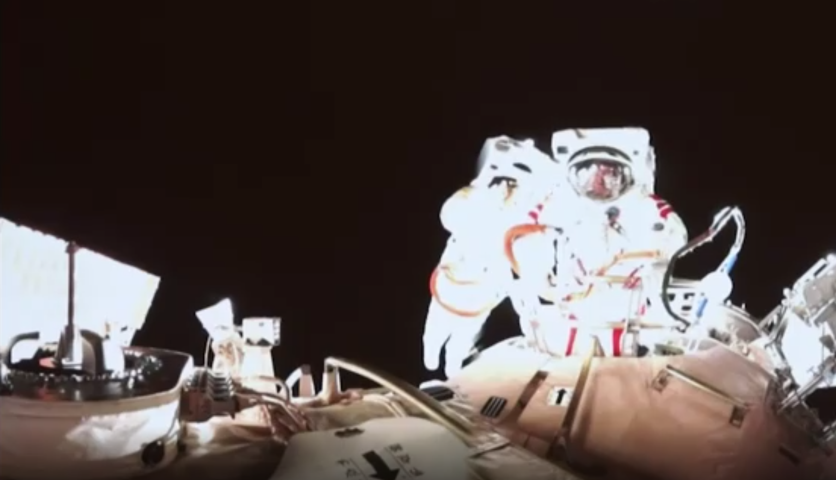 这次没法狡辩!美国卫星今年两次接近中国空间站,机械臂能抓?休闲区蓝鸢梦想 - Www.slyday.coM 这次没法狡辩!美国卫星今年两次接近中国空间站,机械臂能抓?休闲区蓝鸢梦想 - Www.slyday.coM