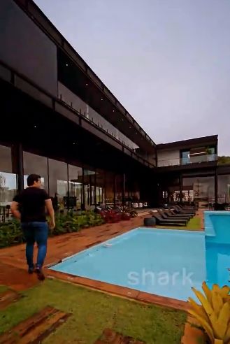 带新女友回家过圣诞,新购1800平米山景豪宅收房|圣诞节|内马尔|豪宅