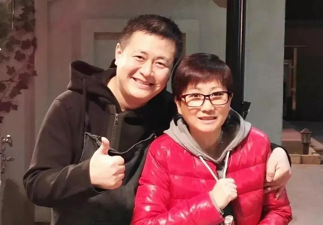 比如沈腾,他在剧中客串了牛小伟的好兄弟马二虎,但只有寥寥几个镜头.