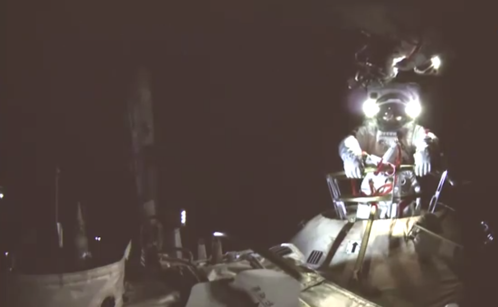 这次没法狡辩!美国卫星今年两次接近中国空间站,机械臂能抓?休闲区蓝鸢梦想 - Www.slyday.coM 这次没法狡辩!美国卫星今年两次接近中国空间站,机械臂能抓?休闲区蓝鸢梦想 - Www.slyday.coM