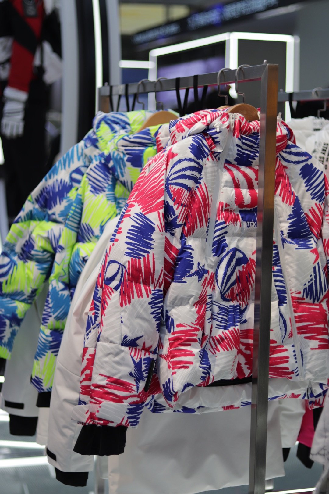 闪现到上海！攒了许久的必入冬装安利来啦 最近又双叒叕降温了！休闲区蓝鸢梦想 - Www.slyday.coM