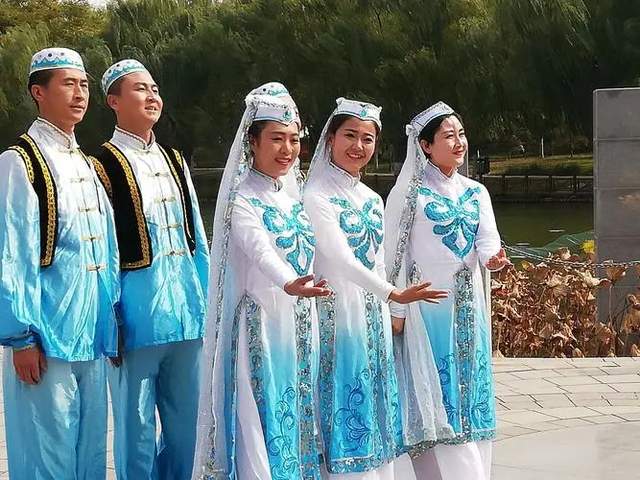 五朵梅改变了王洛宾后半生的女人直到现在人们都不知道她是谁