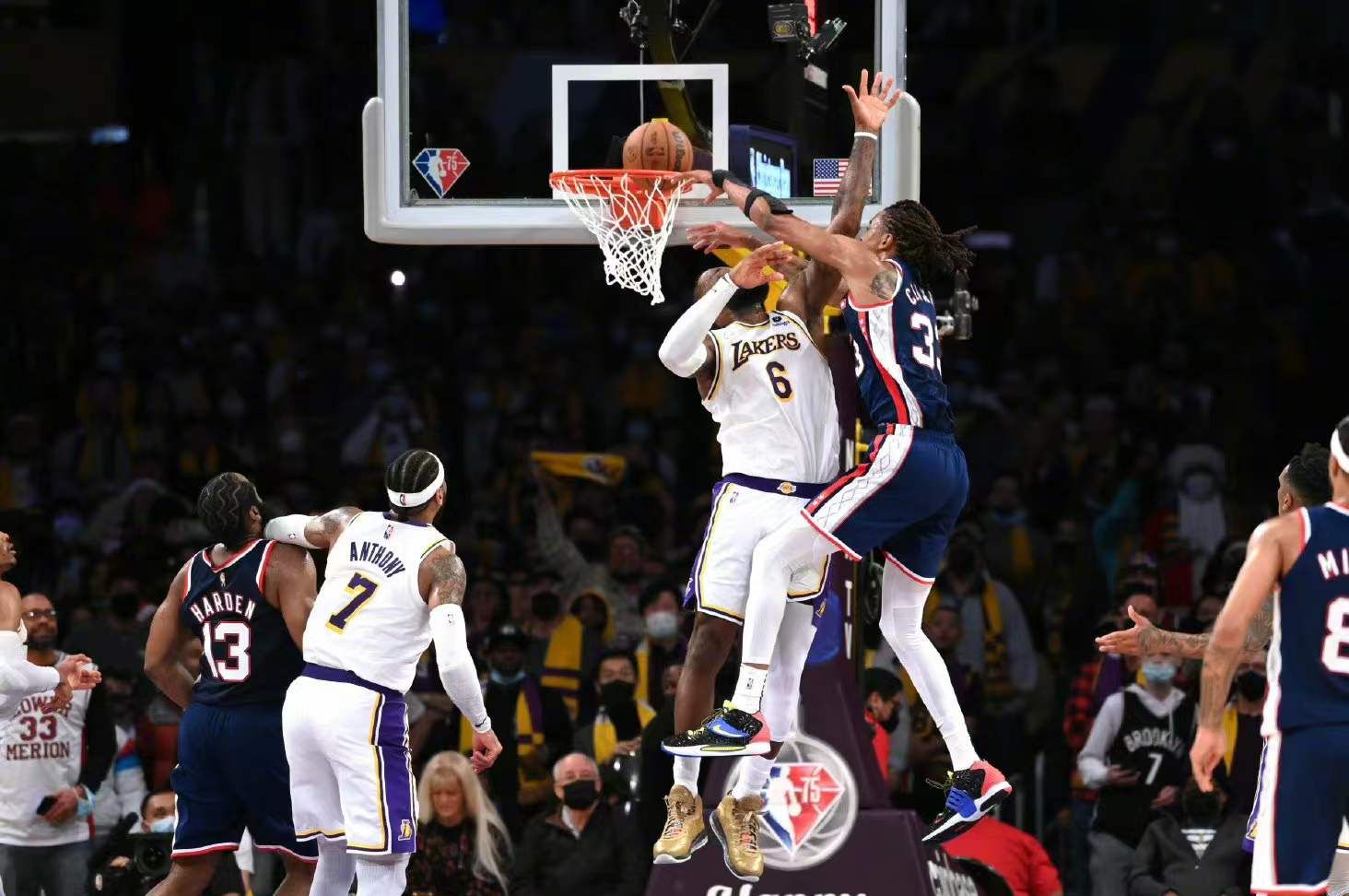 安东尼和篮网小将发生冲突，谁注意到哈登的动作？社会瓜名不虚传休闲区蓝鸢梦想 - Www.slyday.coM