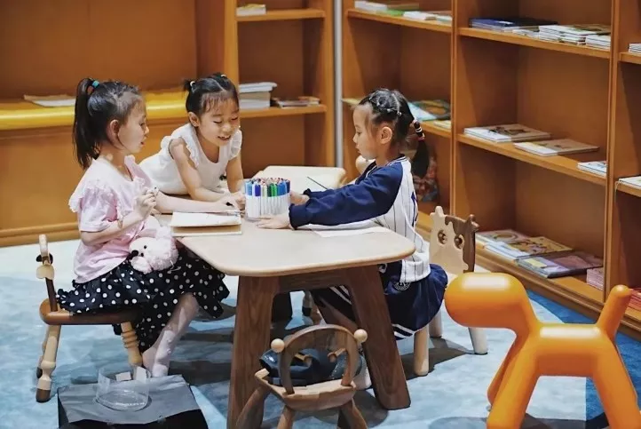 泡汤不止在青城山,成都周边这些网红打卡必去温泉民宿丨南方民宿休闲区蓝鸢梦想 - Www.slyday.coM 泡汤不止在青城山,成都周边这些网红打卡必去温泉民宿丨南方民宿休闲区蓝鸢梦想 - Www.slyday.coM