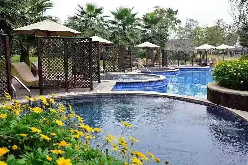 泡汤不止在青城山,成都周边这些网红打卡必去温泉民宿丨南方民宿休闲区蓝鸢梦想 - Www.slyday.coM 泡汤不止在青城山,成都周边这些网红打卡必去温泉民宿丨南方民宿休闲区蓝鸢梦想 - Www.slyday.coM