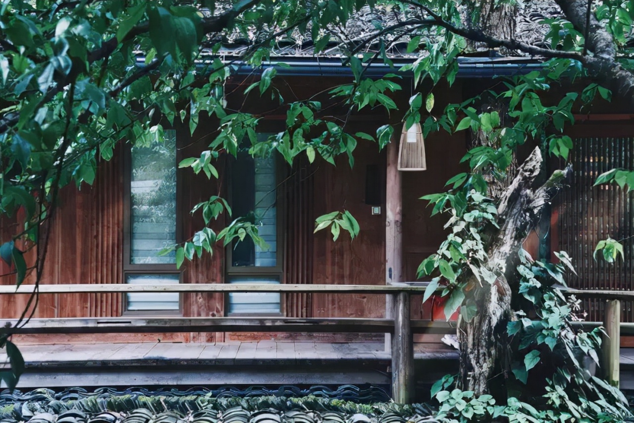 泡汤不止在青城山,成都周边这些网红打卡必去温泉民宿丨南方民宿休闲区蓝鸢梦想 - Www.slyday.coM 泡汤不止在青城山,成都周边这些网红打卡必去温泉民宿丨南方民宿休闲区蓝鸢梦想 - Www.slyday.coM