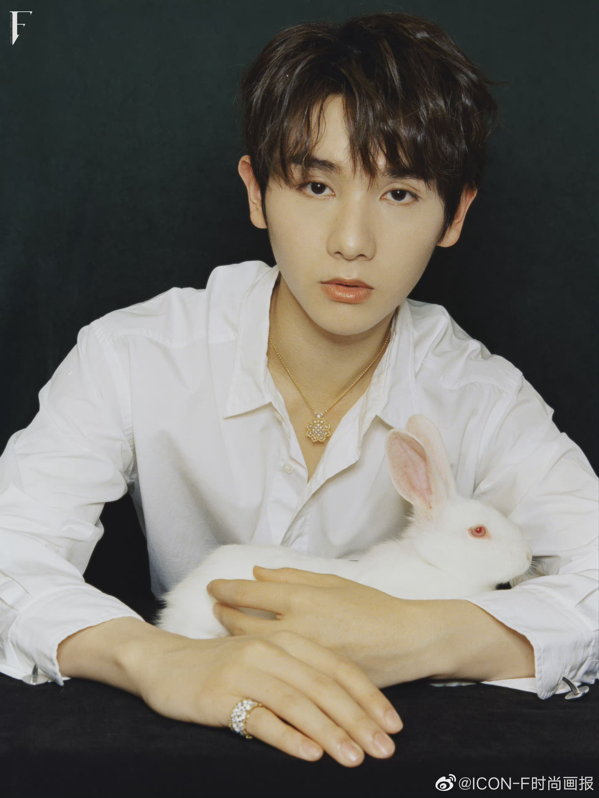 高卿尘f时尚画报闭年刊封面大片 无形魔力invisible ma