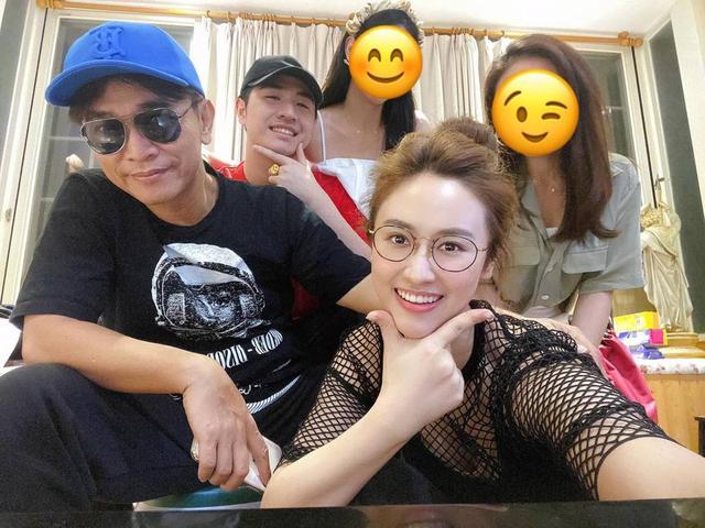 2014年,吴宗宪带着张魁儿子张峰奇上节目,曾说"艺能界大哥的小孩每个