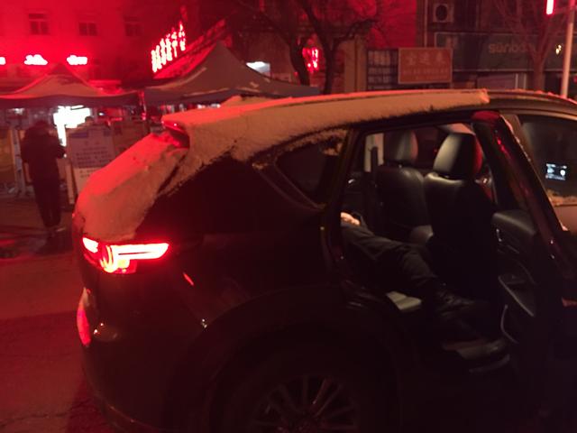 一名孕妇羊水破裂陷入昏迷 西安鄠邑交警火速开辟生命通道休闲区蓝鸢梦想 - Www.slyday.coM