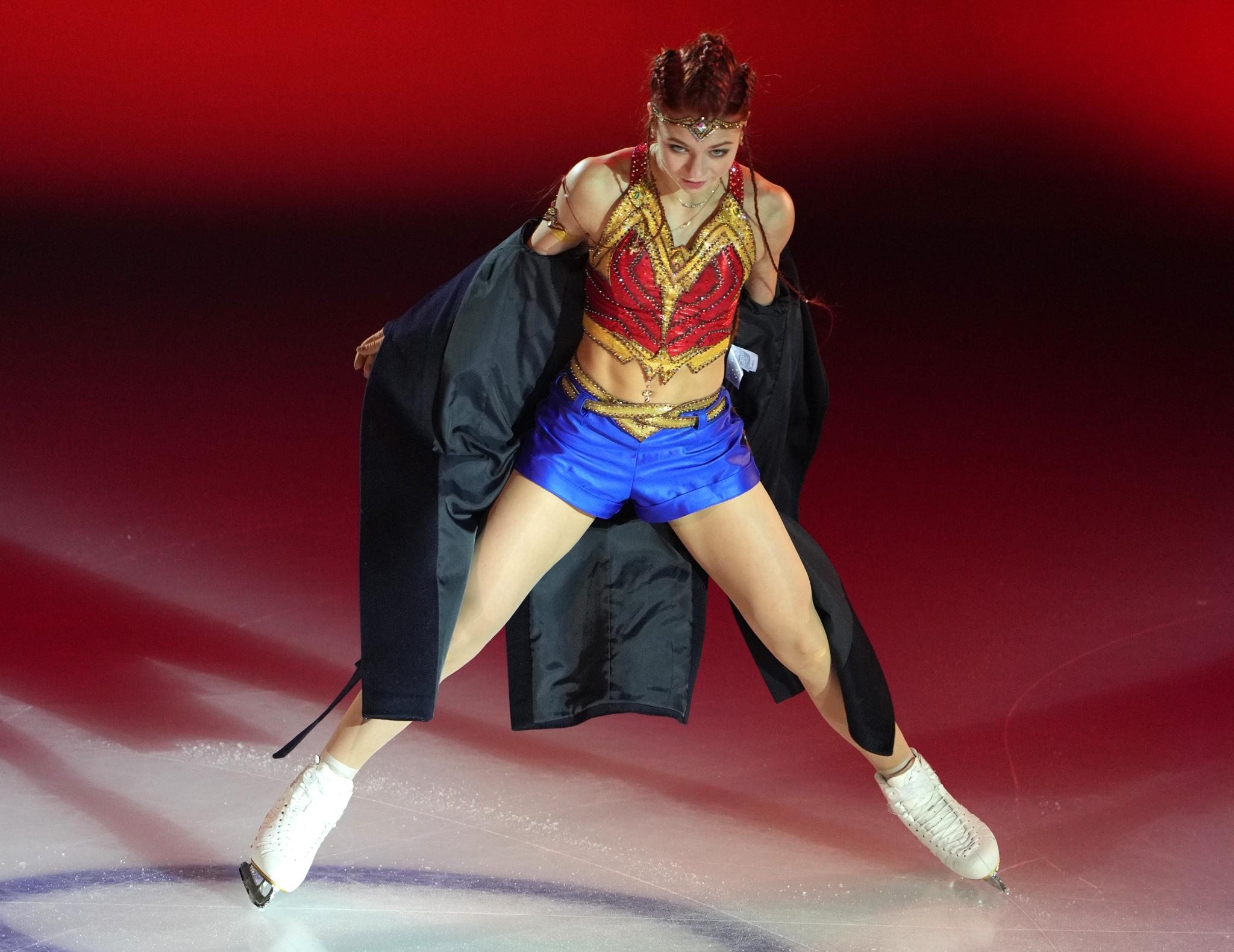 花样滑冰全俄锦标赛举行表演滑