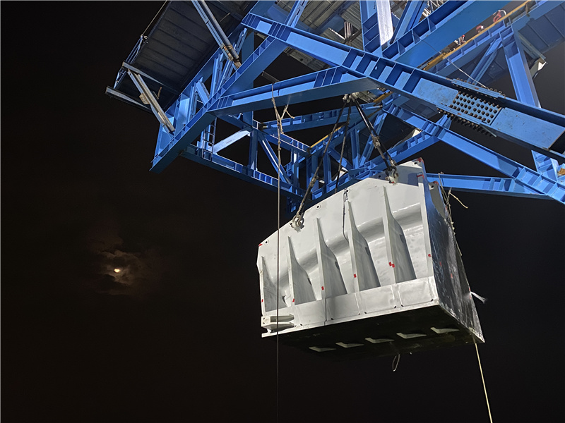 据介绍,主索鞍作为悬索桥的重要结构,主要作用是支撑主缆,平顺改变主