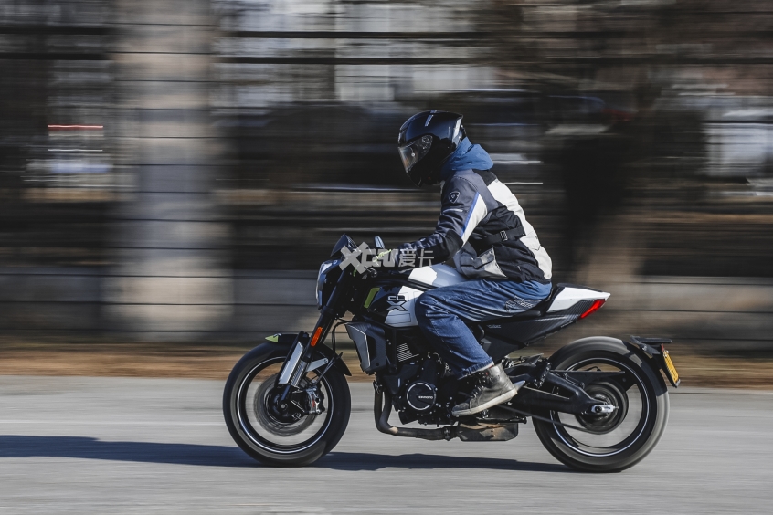 满满的都是惊喜 试驾春风700cl-x sport__财经头条